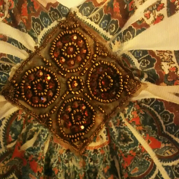 Top - Picture 2 of 4